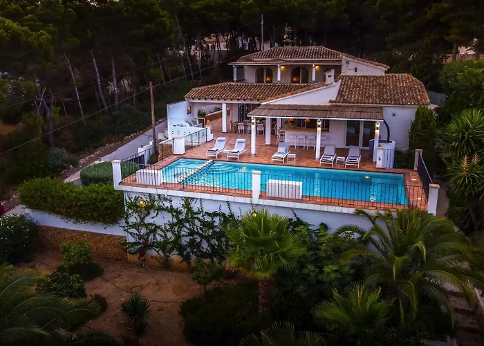 Romero - Managed By Almarina Villas