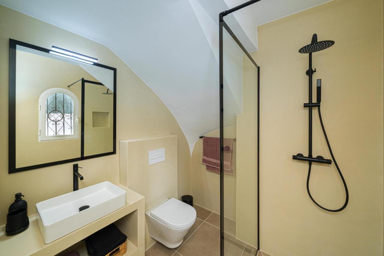 Romero - Managed By Almarina Vil·la